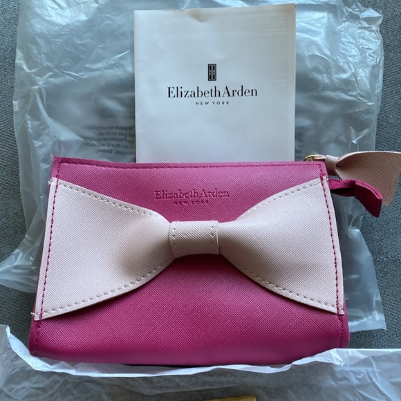 Elizabeth Arden New Cosmetic Bag - Picture 5 of 14